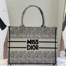 Christian Dior Shopping Bags